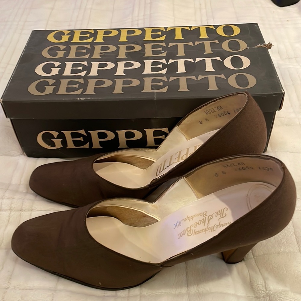 Woman’s Geppetto Sax Fifth Avenue Mid High Heels Size 8B